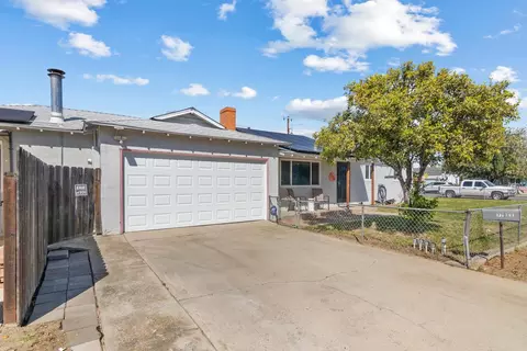 770 E St, Oakdale, CA 95361 photo 1