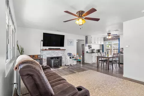 770 E St, Oakdale, CA 95361 photo 8