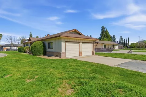 Exterior - 16590 S Austin Rd, Manteca, CA 95336 photo 10 of 11