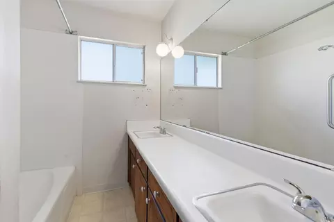 Bath - 16590 S Austin Rd, Manteca, CA 95336 photo 1 of 3