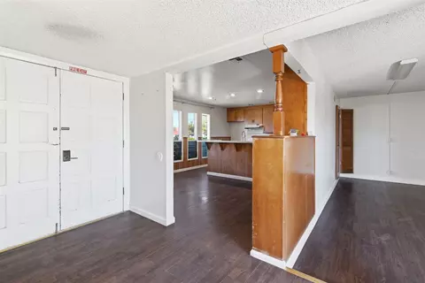 Entry Way - 16590 S Austin Rd, Manteca, CA 95336 photo 2 of 3
