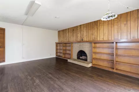 Living - 16590 S Austin Rd, Manteca, CA 95336 photo 1 of 4