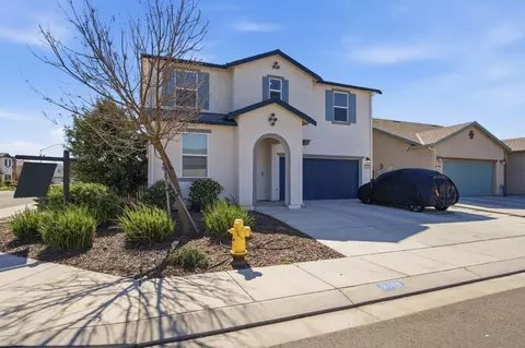 Exterior - 3108 Bridgestone Ln, Modesto, CA 95355 photo 3 of 6