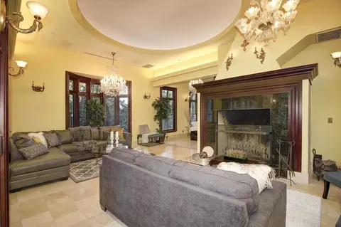 Living - 4434 Mapel Ln, Carmichael, CA 95608 photo 6 of 7