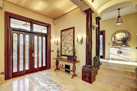 Entry Way - 4434 Mapel Ln, Carmichael, CA 95608 photo 3 of 6