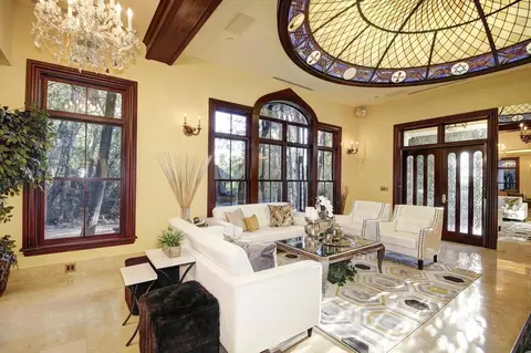 Living - 4434 Mapel Ln, Carmichael, CA 95608 photo 7 of 7