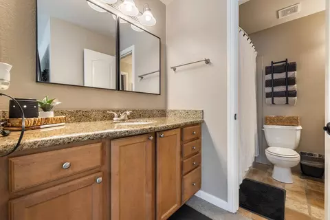 Bath - 4020 Elmo Loop #C, Modesto, CA 95356 photo 1 of 3