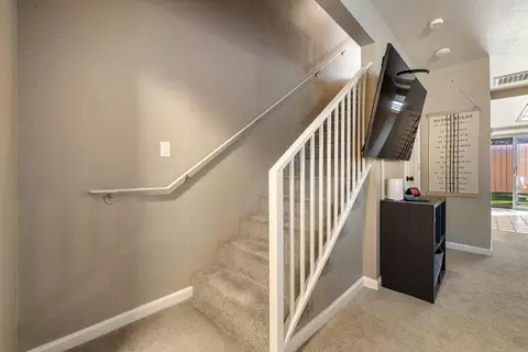 Entry Way - 4020 Elmo Loop #C, Modesto, CA 95356 photo 4 of 7