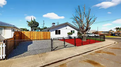 848 Edythe St, Manteca, CA 95337 photo 5