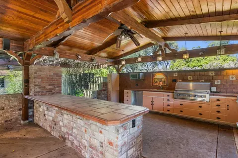 Kitchen - 2940 Garfield Ave, Carmichael, CA 95608 photo 6 of 6