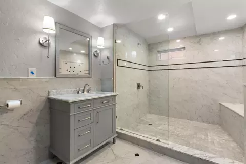 Bath - 2940 Garfield Ave, Carmichael, CA 95608 photo 7 of 9
