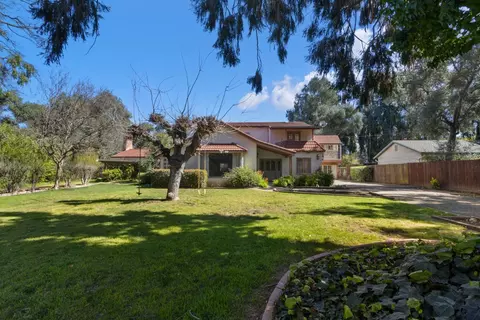 Exterior - 2940 Garfield Ave, Carmichael, CA 95608 photo 2 of 14