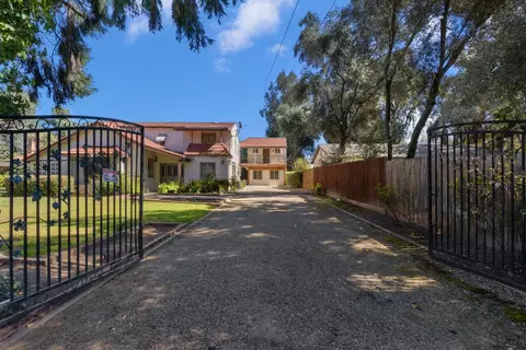 Exterior - 2940 Garfield Ave, Carmichael, CA 95608 photo 1 of 14