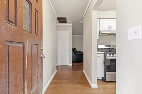 Entry Way - 900 Snead Dr, Modesto, CA 95351 photo 2 of 3