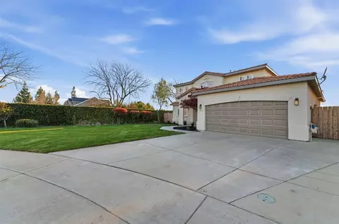 Exterior - 2031 Draft Ct, Turlock, CA 95380 photo 4 of 11