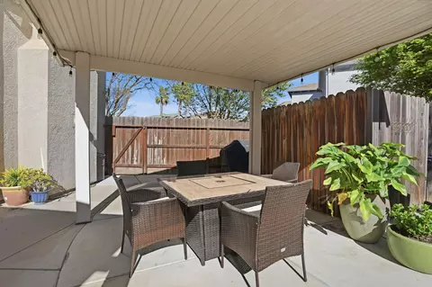 Exterior - 2305 Paper Bark Ct, Modesto, CA 95355 photo 4 of 14