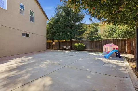 Exterior - 2305 Paper Bark Ct, Modesto, CA 95355 photo 13 of 14