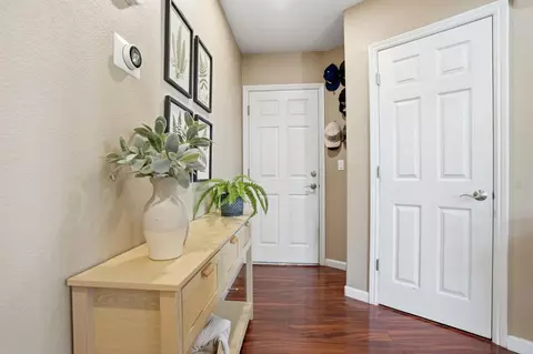Entry Way - 2305 Paper Bark Ct, Modesto, CA 95355 photo 4 of 11