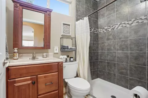 Bath - 2305 Paper Bark Ct, Modesto, CA 95355 photo 1 of 4