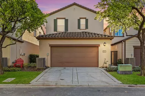3017 Village Park Dr, Roseville, CA 95747