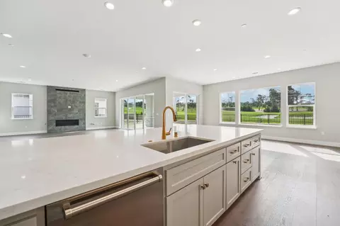 Kitchen - 2680 Bay View Dr, Seaside, CA 93955 photo 4 of 6
