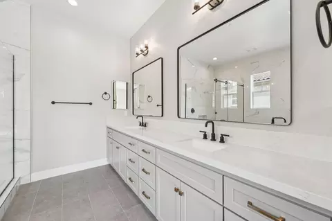 Bath - 2680 Bay View Dr, Seaside, CA 93955 photo 1 of 4