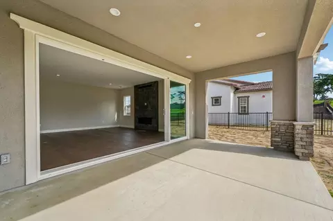 Exterior - 2680 Bay View Dr, Seaside, CA 93955 photo 4 of 9