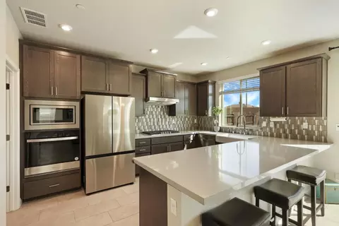 2912 Zinnia Way, Lodi, CA 95242