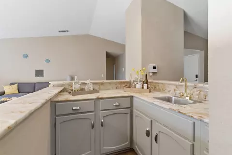 930 Kapareil Dr, Tracy, CA 95376 photo 8