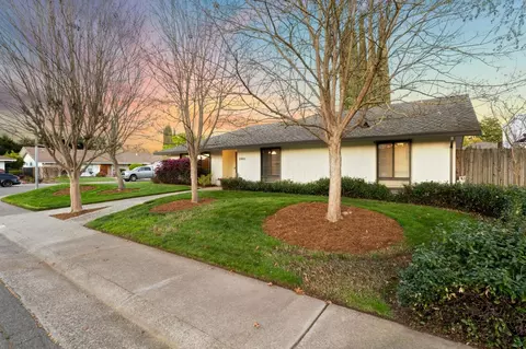 Exterior - 2965 Marco Way, Carmichael, CA 95608 photo 3 of 9
