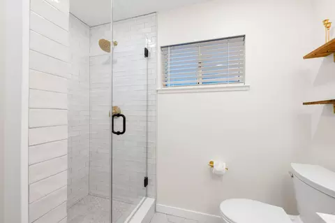 Bath - 2965 Marco Way, Carmichael, CA 95608 photo 5 of 5