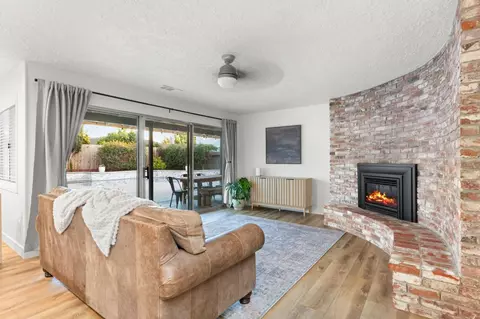Living - 2965 Marco Way, Carmichael, CA 95608 photo 4 of 5
