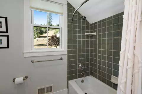 Bath - 3000 Sheep Ranch Rd, Murphys, CA 95247 photo 5 of 6