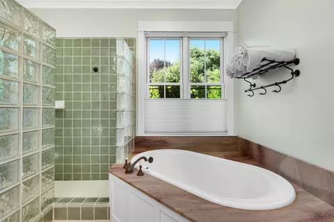 Bath - 3000 Sheep Ranch Rd, Murphys, CA 95247 photo 2 of 6