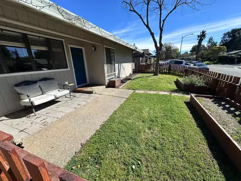 Exterior - 813 Barcelona Ave, Davis, CA 95616 photo 2 of 7