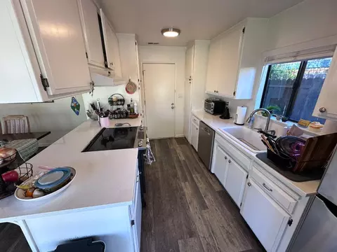 Kitchen - 813 Barcelona Ave, Davis, CA 95616 photo 1 of 2