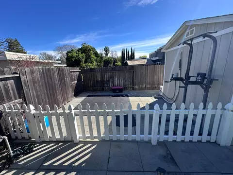 Exterior - 813 Barcelona Ave, Davis, CA 95616 photo 6 of 7