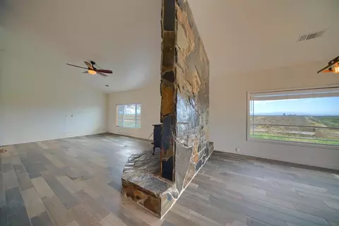 Living - 17164 Keyes Rd, Snelling, CA 95369 photo 4 of 6