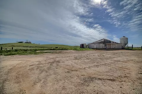 Exterior - 17164 Keyes Rd, Snelling, CA 95369 photo 15 of 28