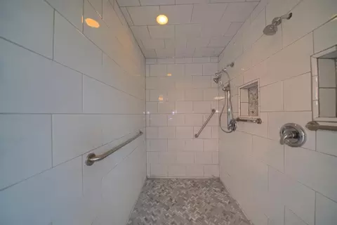 Bath - 17164 Keyes Rd, Snelling, CA 95369 photo 2 of 6