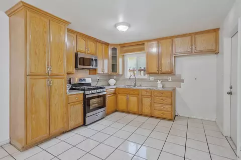 6629 Doreen Way, Sacramento, CA 95823