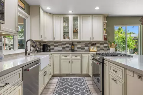 Kitchen - 3712 Corte Madera Ave, Modesto, CA 95356 photo 3 of 5