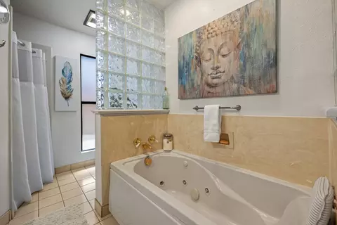Bath - 3712 Corte Madera Ave, Modesto, CA 95356 photo 3 of 3