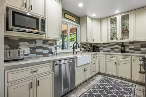 Kitchen - 3712 Corte Madera Ave, Modesto, CA 95356 photo 4 of 5
