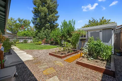 Exterior - 3712 Corte Madera Ave, Modesto, CA 95356 photo 6 of 12