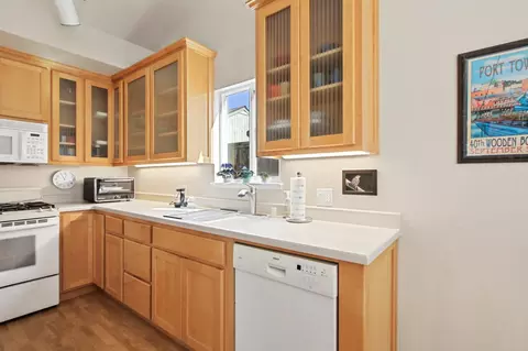 Kitchen - 1330 Antelope Ave #27, Davis, CA 95616 photo 4 of 7