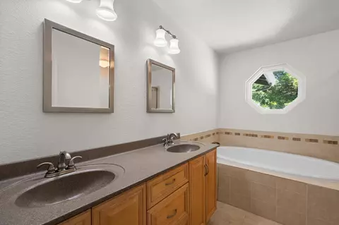 Bath - 100 May Ct, Folsom, CA 95630 photo 3 of 4