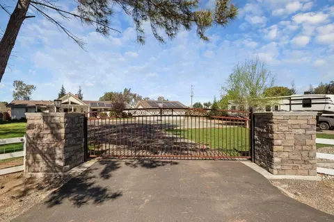 2539 E Woodson Rd, Acampo, CA 95220 photo 5