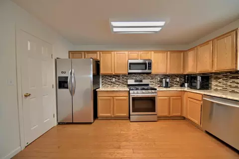 Kitchen - 433 Sanderling Dr, Patterson, CA 95363 photo 2 of 4
