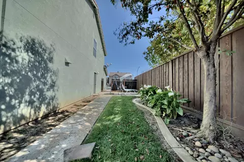 Exterior - 433 Sanderling Dr, Patterson, CA 95363 photo 12 of 12